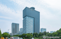 决策要点：需实地调查房源（朝向、层高